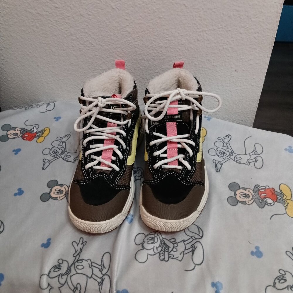 'Vans", Ultra Range, Ladies Sneakers